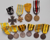 Orden & Ehrenzeichen: Sachsen, Erinnerungskreuz 1866 am Kämpferband, Friedrich August Medaille je 2x Silber, 2x Versilbert, 2 x Bronze, Eisernes Kreuz...