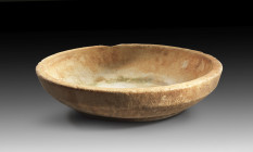 Large Greek marble shallow bowl. Classical Period, 4th century BC. H 10cm, ø 56cm. Restored hole in the bottom. Große Marmorschale. Wohl spätklassisch...