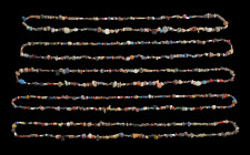 Sammlung Halsketten aus unterschiedlichen Perlen. L 83 - 86cm. Aus Glas-, Fritte- und Steinperlen unterschiedlicher Formen. Nordafrikanisch, Römisch, ...