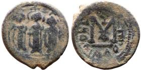 Heraclius, Martina and Heraclius Constantine (610-641) Follis Obverse: From left, Martina, Heraclius, heraclius Constantine Reverse: Large M, ANNO,
...