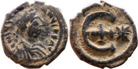 Justinian I (527-565) Pentanummium. Obverse: DN IVSTINIANVS PP AVG, diademed, draped, and cuirassed bust right Reverse: Large E

15mm 2,12g