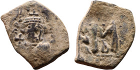 Constans II (641-668) Follis. Obverse: Imperial figure holding cross and globus Reverse: m and inscription

26mm 5,24g
