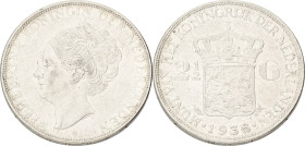 2½ Gulden. Wilhelmina. 1938. Wide hairlines. VF / XF

Cleaned. Sch. 790a. Ar. 25,1 g