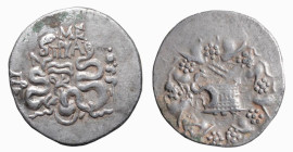 MYSIA – PERGAMON (circa 133-67 a.C.) TETRADRAMMA gr. 12,1 - D/Cista mistica con coperchio semiaperto da cui esce un serpente a s., intorno una corona ...