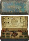 MONETARY WEIGHT BOXE - GERMANY - XVIII th
Type : Boîte avec trébuchet et 7 poids 
Date : c. 1750 
Date : 1774 
Diameter : 56,5 mm
Orientation die...