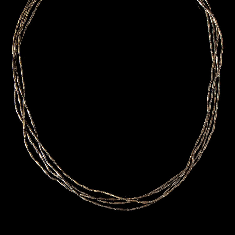 4 RARE WESTERN ASIAN ELECTRUM NECKLACE.
Late 2nd Millennium BCE.
H. 30 cm circ...