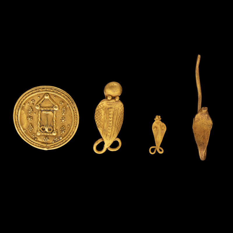 A GROUP OF EGYPTO-ROMAN GOLD ELEMENTS.
1st century BCE - 1st century A.D.
Min....