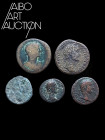 Monnaie Romaine Bronze - Empire - Trajan - Antonin le Pieux Lot de cinq monnaies IIe siècle. Monnaies romaines en bronze, dont un sesterce et un as de...