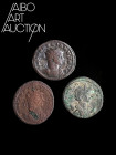 Monnaie Romaine Billon - Empire - Séverine - Aurélien Lot de trois Aurelianus 270-275. Un rare aurelianus au revers ORIENS avec Sol portant un trophée...
