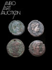 Monnaie Romaine Bronze - Empire - Magnence Lot de quatre Maiorinas 350-353. Revers aux deux Victoires (2 ex.), revers ROMANVRVM, un rare revers VICTOR...