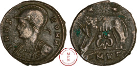 Constantin Ier (307-337), Nummus, Constantinople, Av. VRBS ROMA, Rome casquée à gauche, Rv. Louve allaitant Remus et Romulus, Cuivre, TTB, 2.79g, 18mm...