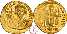 Phocas (602-610), Solidus, Constantinople, Av. D N FOCAS PERP AVG, Buste de face, Rv. VICTORIA AVGYE // CONOB, Victoire de face, Or, TTB+, 4.46g, 21mm...