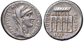Didia - Titus Didius - Denario (55 a.C.) Testa della Concordia a d. - R/ La Villa Pubblica sostenuta da arcate e colonne - B. 1; Cr. 429/2 AG (g 4,00)...