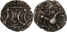 Iceni. Unité au nom d'Antedios ND (c. Ier s. Ap. J-C)
Av. Double croissant.
Rv. Cheval stylisé à droite.
Van A 715.
1,22 g. TB à TTB