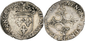 Charles IX (1560-1574).
Lot de 2 monnaies de Sol Parisis ND et 1566 D, Lyon.
Av. Écu de France couronné.
Rv. Croix fleurdelisée formée de quatre C.
Du...