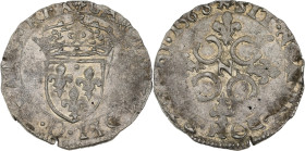 Charles IX (1560-1574).
Lot de 3 monnaies de Sol Parisis ND et 1568, 1568 et ND.
Av. Écu de France couronné.
Rv. Croix fleurdelisée formée de quatre C...