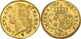 Louis XV (1715-1774)
Louis d'or au bandeau 1766 Pau. 
Av. Tête ceinte d'un bandeau à gauche.
Rv. Écus ovales inclinés de France et de Navarre, sous un...