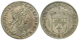 Louis XIII 1610-1643
1/4 Écu 2èm poinçon de Warin buste drapé et cuirassé, Paris, 1642 A, rose, AG 6.86 g.
Ref : G. 48 (R)
Conservation : PCGS AU58...