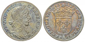 Louis XIII 1610-1643
1/4 Écu 2èm poinçon de Warin buste drapé et cuirassé, Paris, 1642 A, deux points, AG 6.78 g.
Ref : G. 48 (R)
Conservation : Super...
