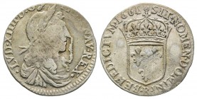 Louis XIV 1643-1715 
1/12 Écu au buste juvénile, Villeneuve Saint André, 1661 R, AG 1.88 g.
Ref : G. 115 
Conservation : TB, monnaie fautée, coin cass...