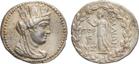 MONETE GRECHE. FENICIA. ARADOS (87-86 a.C.). TETRADRACMA
Ar. 15,06 gr. 27 mm. Bb.
D: Testa turrita e velata di Tyche a destra.
R: Nike in piedi a s...