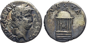 MONETE ROMANE IMPERIALI. NERONE (54-68 d.C.) DENARIO Ar. 3,30 gr. 18 mm. RR. Bb41.
D: NERO CAESAR AVGVSTVS. Testa laureata di Nerone a destra. 
R: V...
