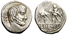 TITURIA. L. Titurius Sabinus (89 a. C.) Denario (g. 4,02). Testa barbata di Tito Tazio a ds. R/ Scena del ratto delle sabine. B. 2; Cr. 344/1b AR +BB