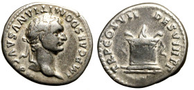 DOMIZIANO (81-96) Denario (g. 3,42). Testa laur. a ds. R/ Altare acceso. RIC 20 AR BB