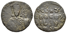 COSTANTINO VII PORFIROGENITO e ROMANO I LECAPENO (913-959). Follis per Costantinopoli. AE (g 4,07). Busto coronato frontale di Costantino VII, regge g...