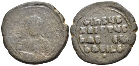 FOLLIS ANONIMO. Periodo di Basilio II Bulgaroktonos (976-1025). Follis classe A2 per Costantinopoli. AE (g 13,03). Busto frontale nimbato di Cristo, r...
