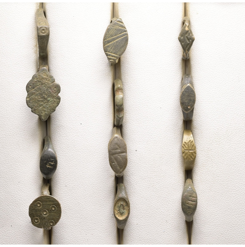 Unclassified Lot of 12 pcs., see picture. LOT SOLD AS IS, NO RETURNS (X-34)