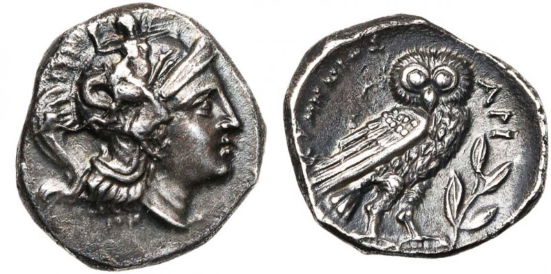 CALABRE, TARENTE, AR drachme, vers 280-272 av. J.-C. D/ T. casquée d'Athéna à d....