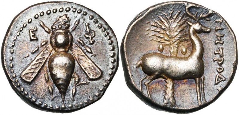 IONIE, EPHESE, AR drachme, 202-133 av. J.-C. D/ E-Φ Abeille. R/ Cerf à d. devant...