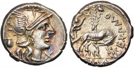 Sex. Pompeius Fostlus, denier, 137 av. J.-C., Rome. D/ T. casquée de Roma à d. Sous le menton,  , Derrière la t., vase. R/ SEX·PMO- FOSTLVS/ ROMA La ...