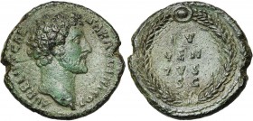 MARC AURELE César (139-161), AE as, 145-160, Rome. D/ AVRELIVS CAE-SAR AVG PII F COS [II] T. à d. R/ IV/VEN/TVS/ S C dans une couronne de chêne. BMC 2...
