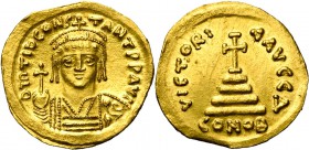 Tibère II Constantin (578-582), AV solidus, 579-582, Constantinople. Off. Δ. D/ D TIB CONS-TANT PP AVI B. cour., cuir. de f., ten. le gl. cr. et le b...