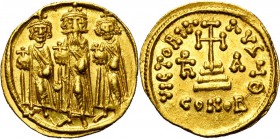 Héraclius (610-641), AV solidus, 637-638, Constantinople. Off. Θ. 11e indiction. D/ Héraclius entouré d'Héraclius Constantin et d'Héraclonas, deb. de ...