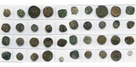 lot de 20 bronzes byzantins, dont: Phocas, follis, Nicomédie; Constant II, imitations syro-palestiniennes (4); Romain Ier Lécapène, follis, Constantin...