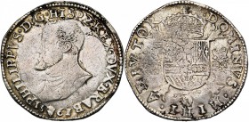 BRABANT, Duché, Philippe II (1555-1598), AR écu Philippe, 1561, Anvers. D/ B. cuir. à g. PHILIPPVS en début de légende et main séparant la date. R/ Ec...