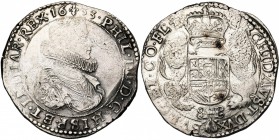 VLAANDEREN, Graafschap, Philips IV (1621-1665), AR dukaton, 1633, Brugge. Eerste type. Vz/ Bb. r., met brede kraag. Kz/ Gekroond wapenschild gehouden ...