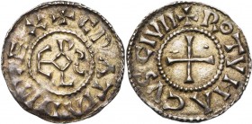 CAROLINGIENS, Charles le Chauve (840-877), AR denier, 864-877, Rouen. D/ + CRΛTIΛ DI REX Monogramme carolin. R/ + ROTVMΛCVS CIVII Croix. M.G. 874; Pro...