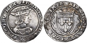 FRANCE, Royaume, François Ier (1515-1547), AR teston, s.d., point 18e, Paris. 3e type. D/ B. à d., portant une couronne sur un chaperon. R/ Ecu de Fra...