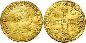 FRANCE, Royaume, Henri II (1547-1559), AV Henri d'or, 1556B, Rouen. D/ B. l. et cuir. à d. R/ Croix formée de quatre H couronnés, cantonnée de deux cr...