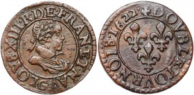 FRANCE, Royaume, Louis XIII (1610-1643), Cu double tournois, 1622G, Poitiers. D/ B. enfantin à d., l. et cuir., au grand col relevé. R/ Trois lis dans...