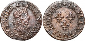FRANCE, Royaume, Louis XIII (1610-1643), Cu double tournois, 1629A, Paris. 5e type. D/ B. juvénile à d., l. et cuir., au col fraisé. R/ Trois lis dans...