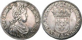 FRANCE, Royaume, Louis XIV (1643-1715), AR écu à la mèche courte, 1644A, Paris. D/ B. enfantin, l., dr. et cuir. à d. R/ Ecu de France couronné. Dupl....