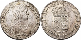 FRANCE, Royaume, Louis XIV (1643-1715), AR écu de Béarn à la mèche longue, 1651, Pau. D/ B. enfantin, l., dr. et cuir. à d. R/ Ecu couronné, parti de ...