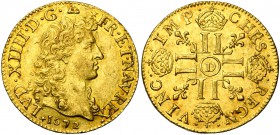 FRANCE, Royaume, Louis XIV (1643-1715), AV louis d'or à la tête nue, 1672D, Lyon. D/ T. juvénile à d. R/ Croix formée de huit L couronnés, cantonnée d...