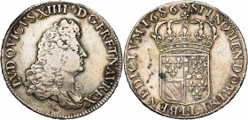FRANCE, Royaume, Louis XIV (1643-1715), AR écu de Flandre, 1686LL, Lille. Dit "carambole". Différent: trèfle. D/ B. dr. à d., coiffé d'une longue perr...