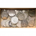 PEROU, lot de 65 p., principalement en argent, dont: monnayage provisoire, 8 reales 1822 (2, dont un contremarqué d'une couronne), 1/4 peso 1823; Répu...